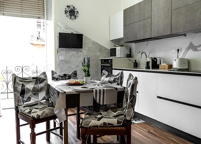 Mont Blanc Nel Cuore Di Torino